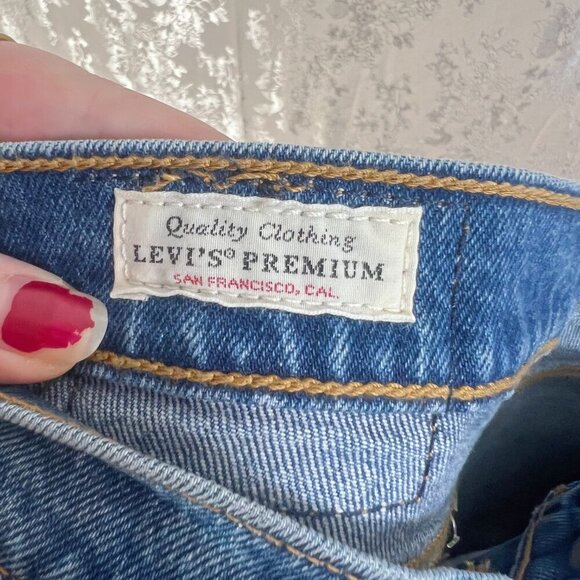 Levi's Wedgie Straight Medium Wash Jeans Women's Size 29 - Picture 6 of 8